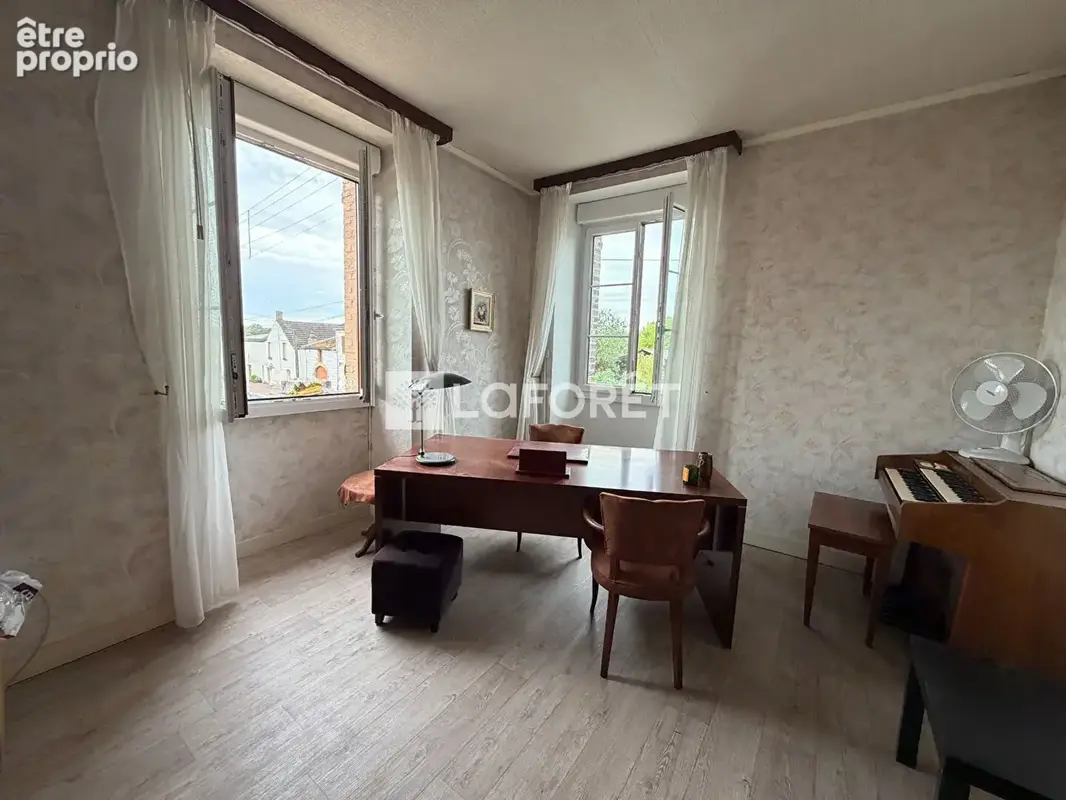 Corps de ferme à Vraux ? Maison familiale avec dépendances - photo 8