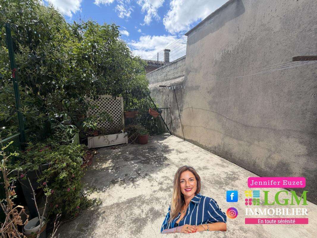 Appartement à LUNEL-VIEL
