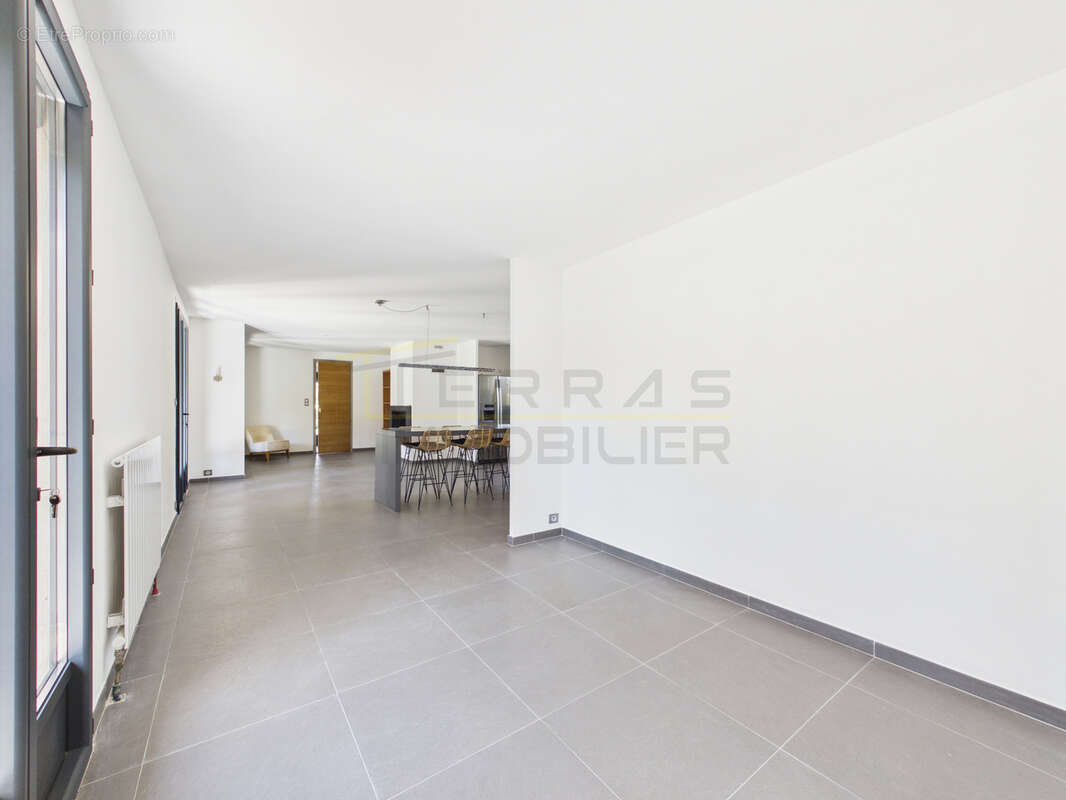 Maison à VALREAS