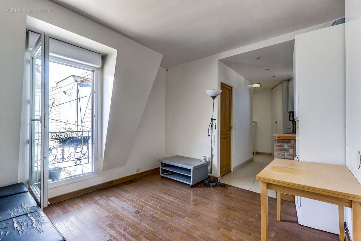 Appartement à PARIS-14E