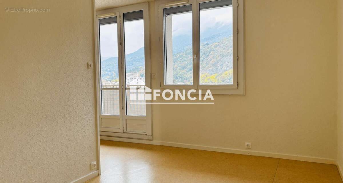 Appartement à SEYSSINET-PARISET