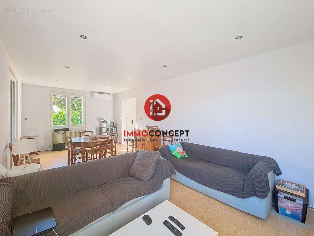 Maison à ROQUEMAURE