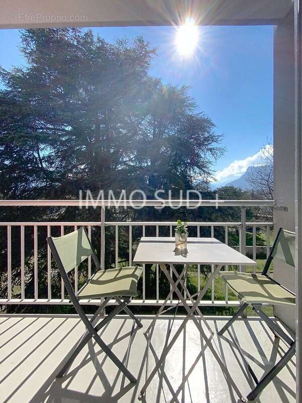 Appartement à LE PONT-DE-CLAIX