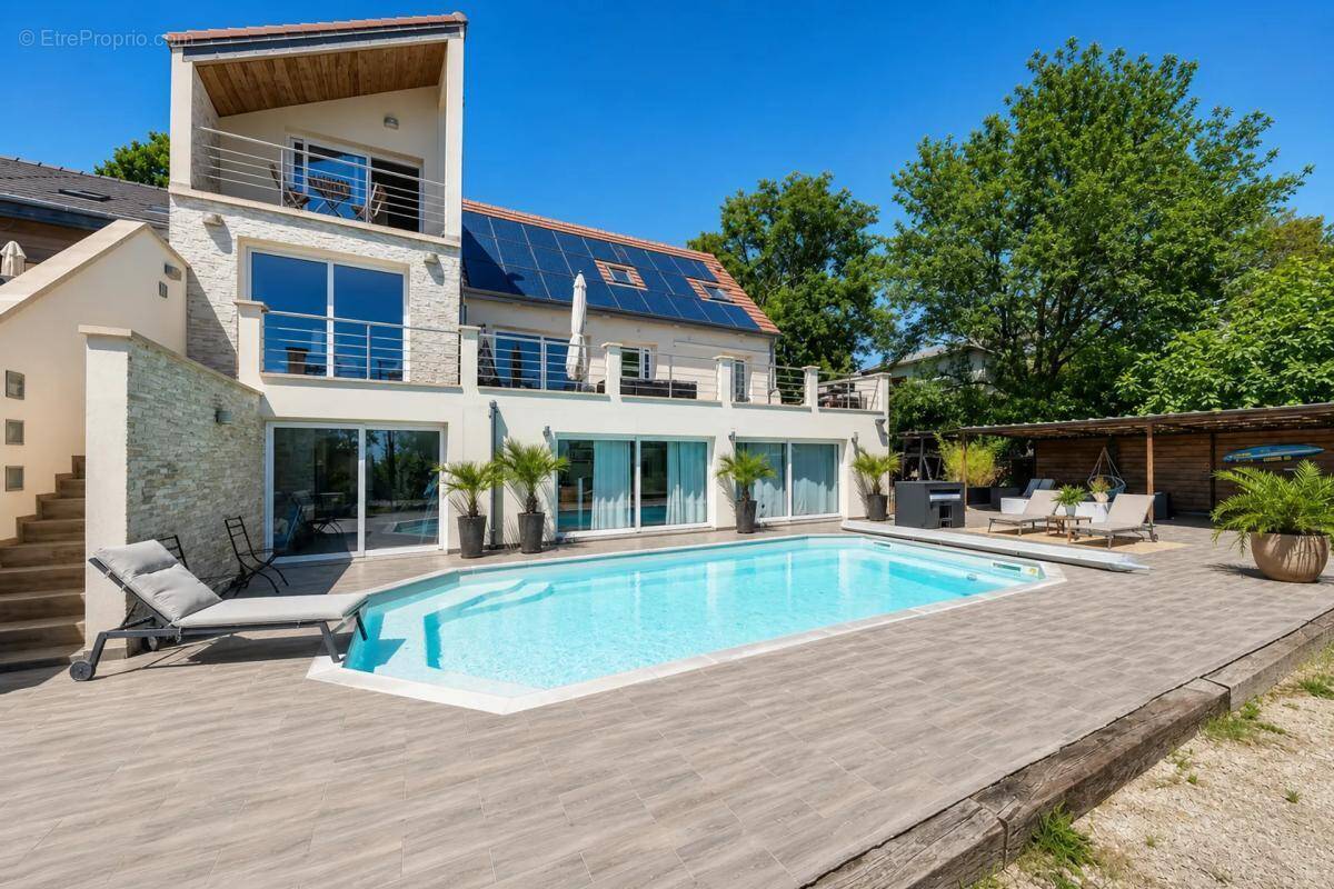 Maison à LINAS