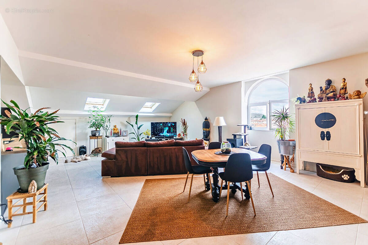 Appartement à MONTLUEL