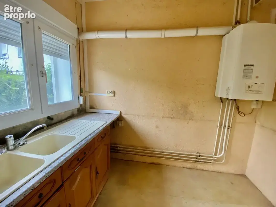 Maison a renover - 3 chambres - beau potentiel - photo 5