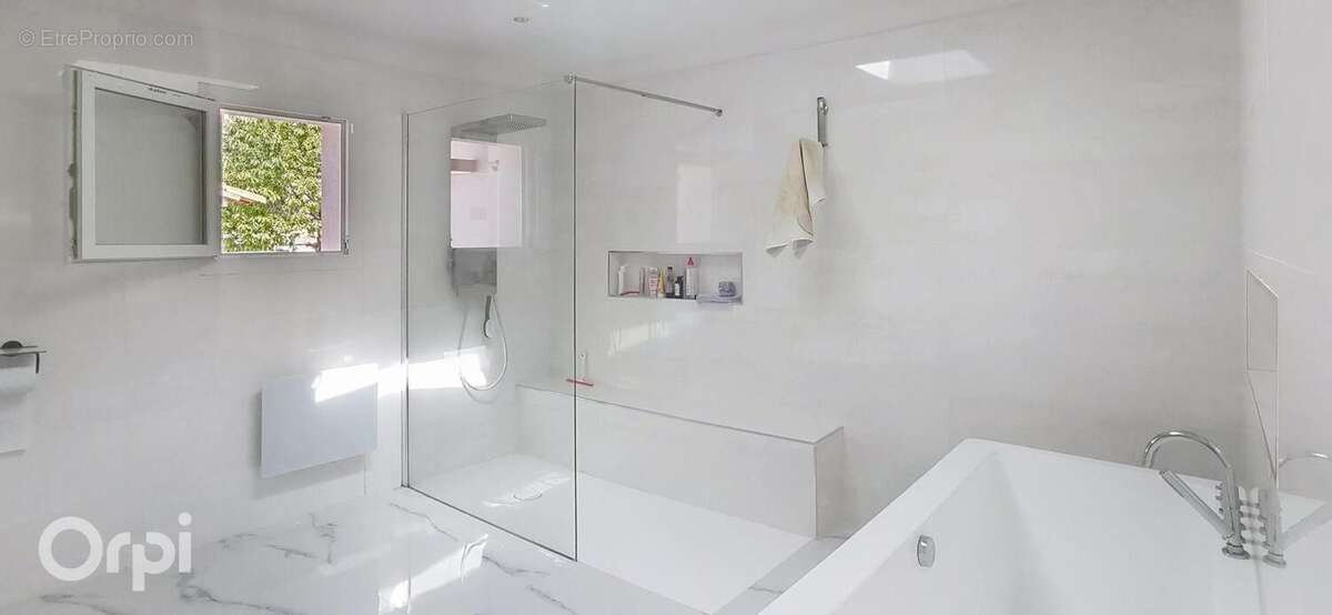 Maison à LA CADIERE-D'AZUR