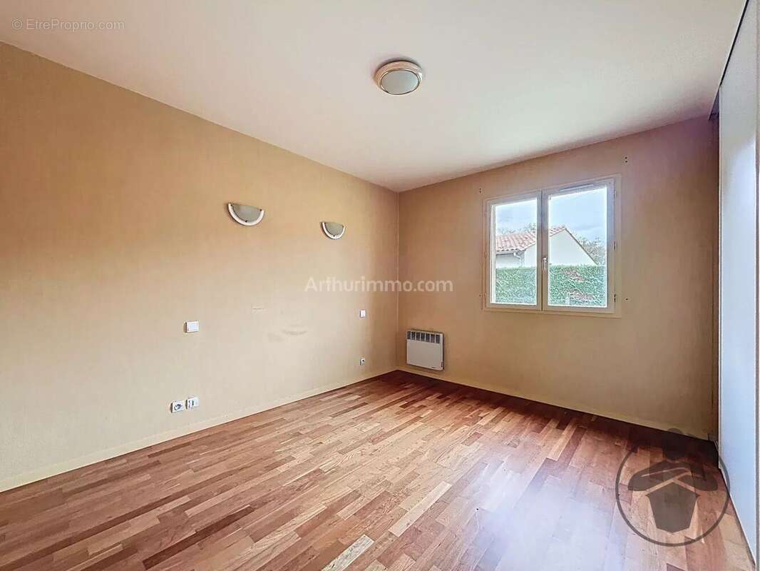 Maison à SAINT-SEURIN-SUR-L&#039;ISLE