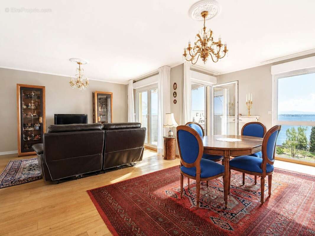 Appartement à EVIAN-LES-BAINS