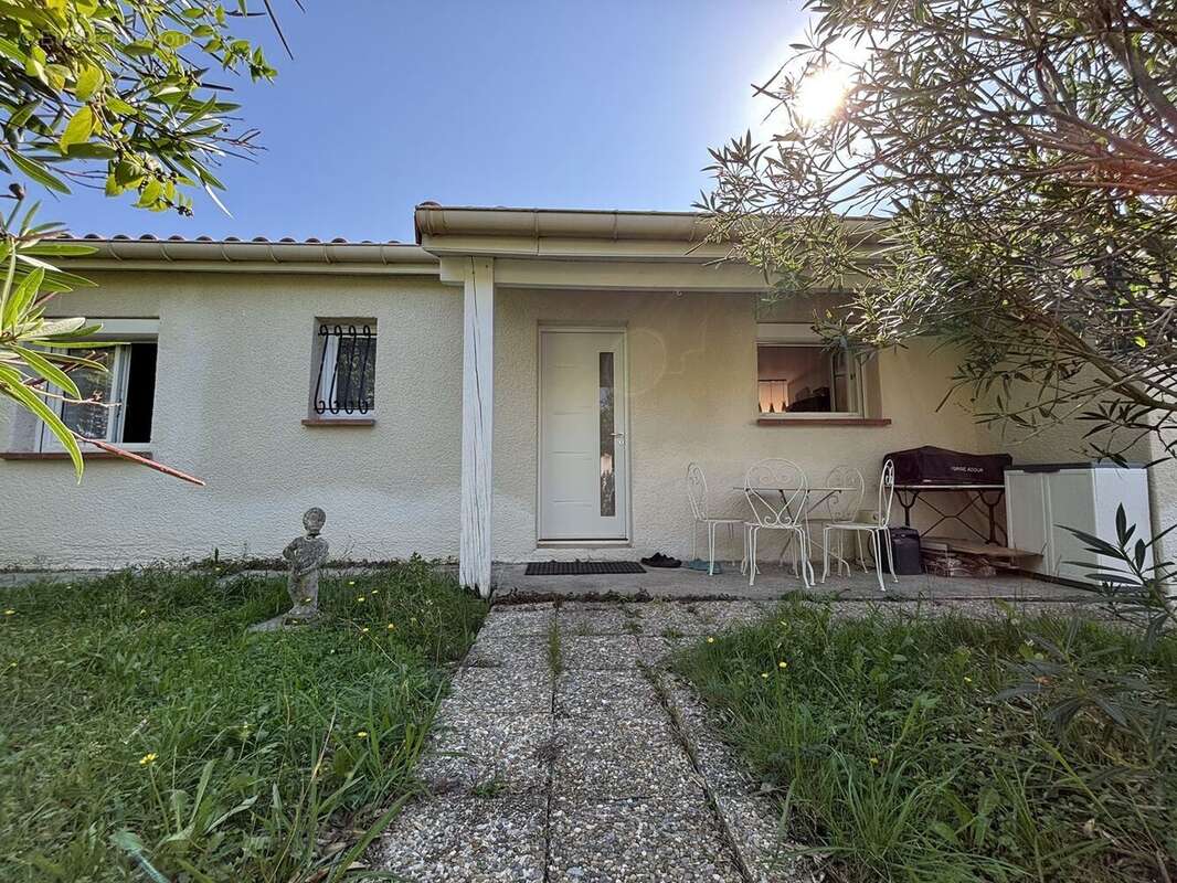 Maison à LA SALVETAT-SAINT-GILLES