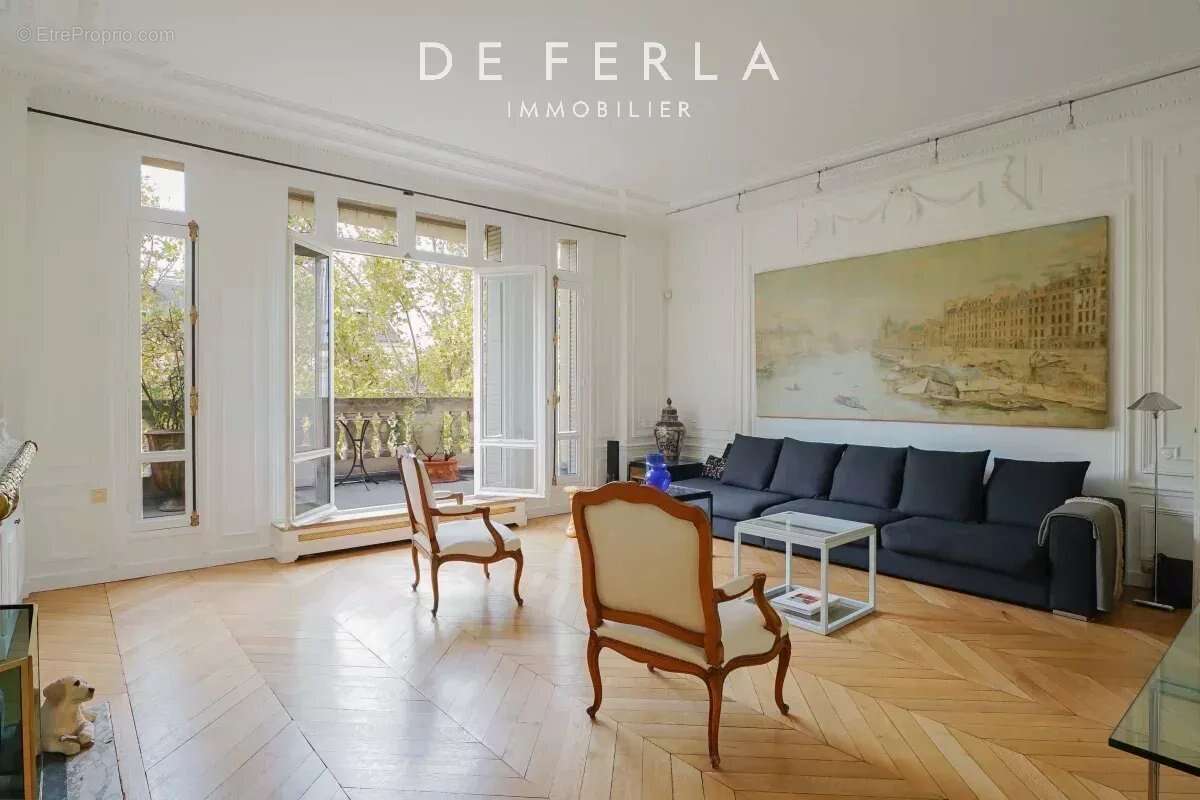 Appartement à PARIS-7E