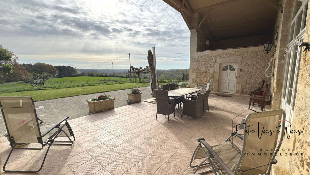 TERRASSE AVEC VUE SUR LA CAMPAGNE - Maison à BAZAS