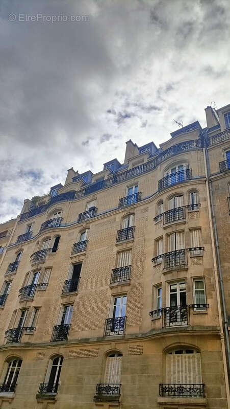 Appartement à PARIS-14E