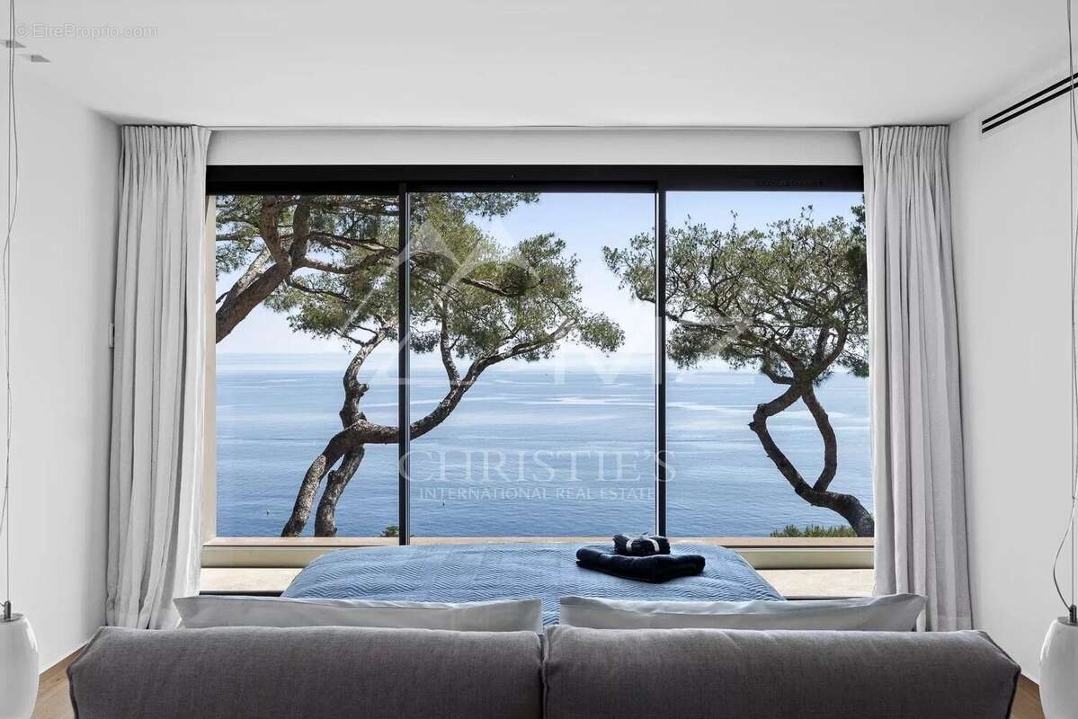 Maison à EZE