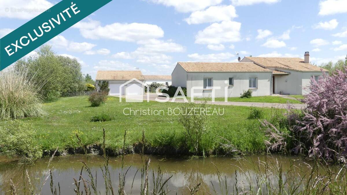 Photo 1 - Maison à LE PERRIER