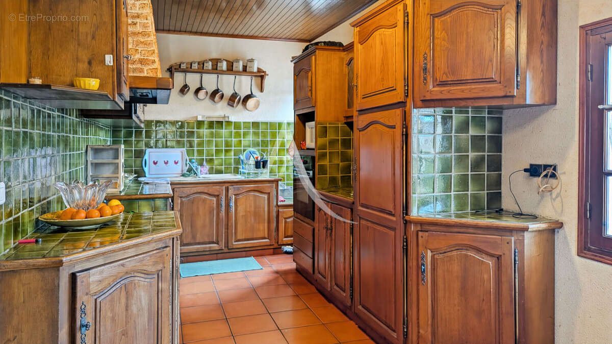 Maison à BLANQUEFORT-SUR-BRIOLANCE