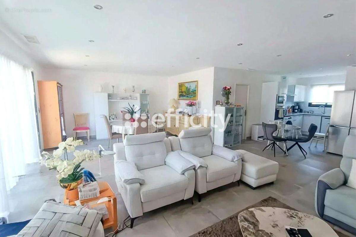 Maison à COLOMBIERS