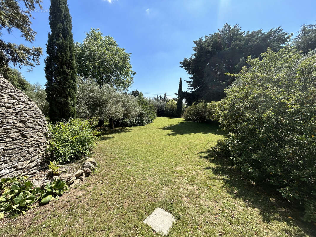 Maison à MONTAREN-ET-SAINT-MEDIERS