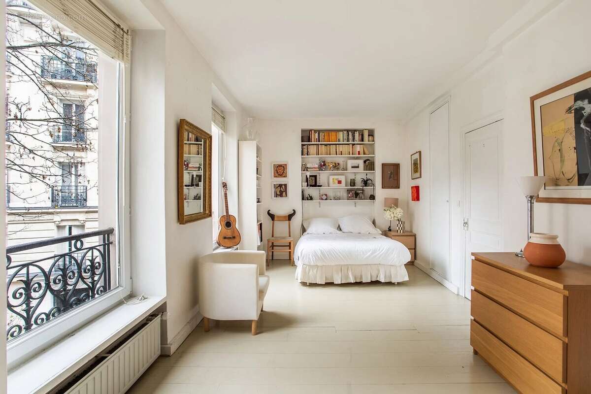 Appartement à PARIS-14E