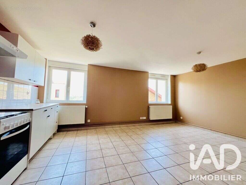 Appartement 56 m² à Saint-Laurent-De-Chamousset  - photo 5