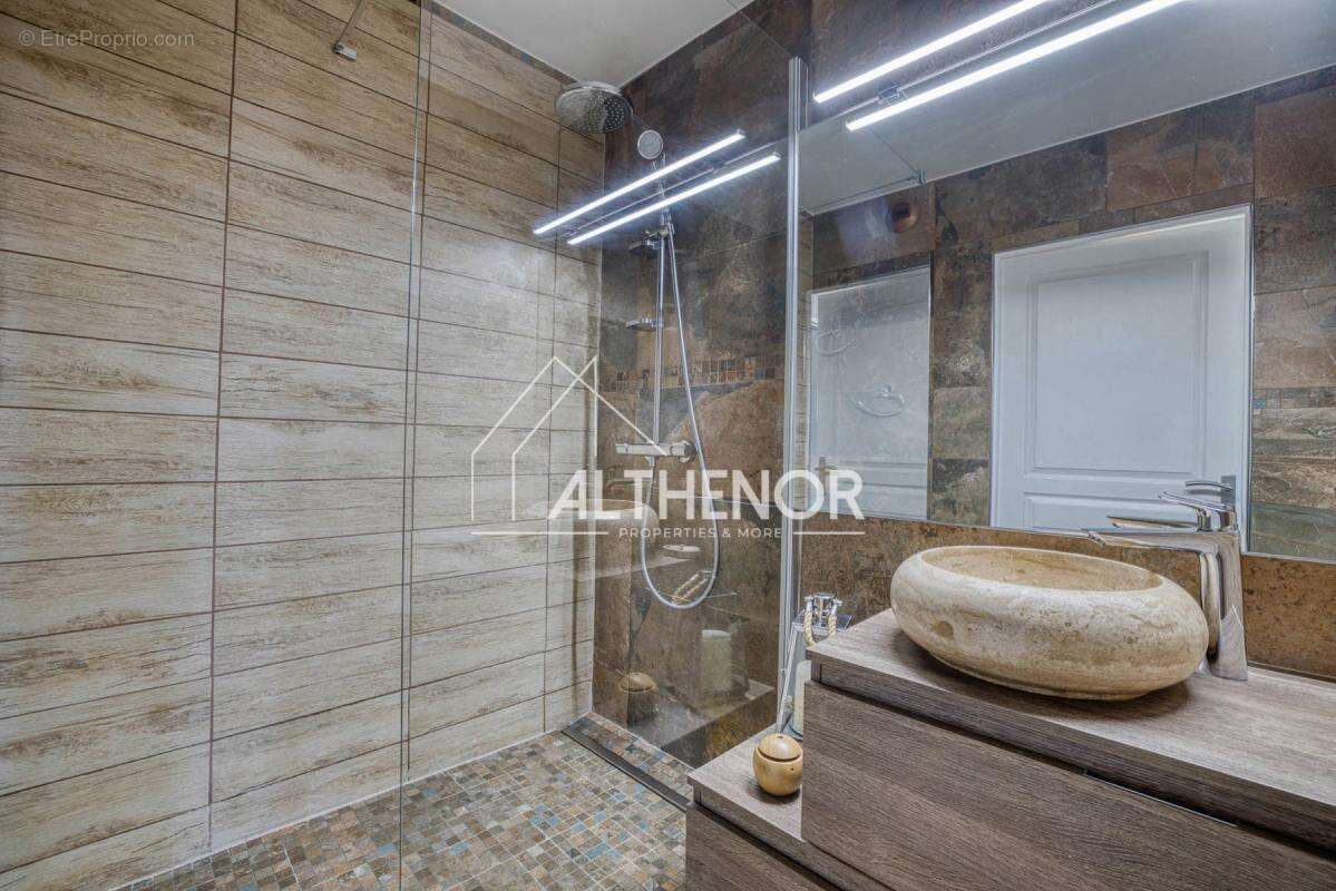 Appartement à POISY