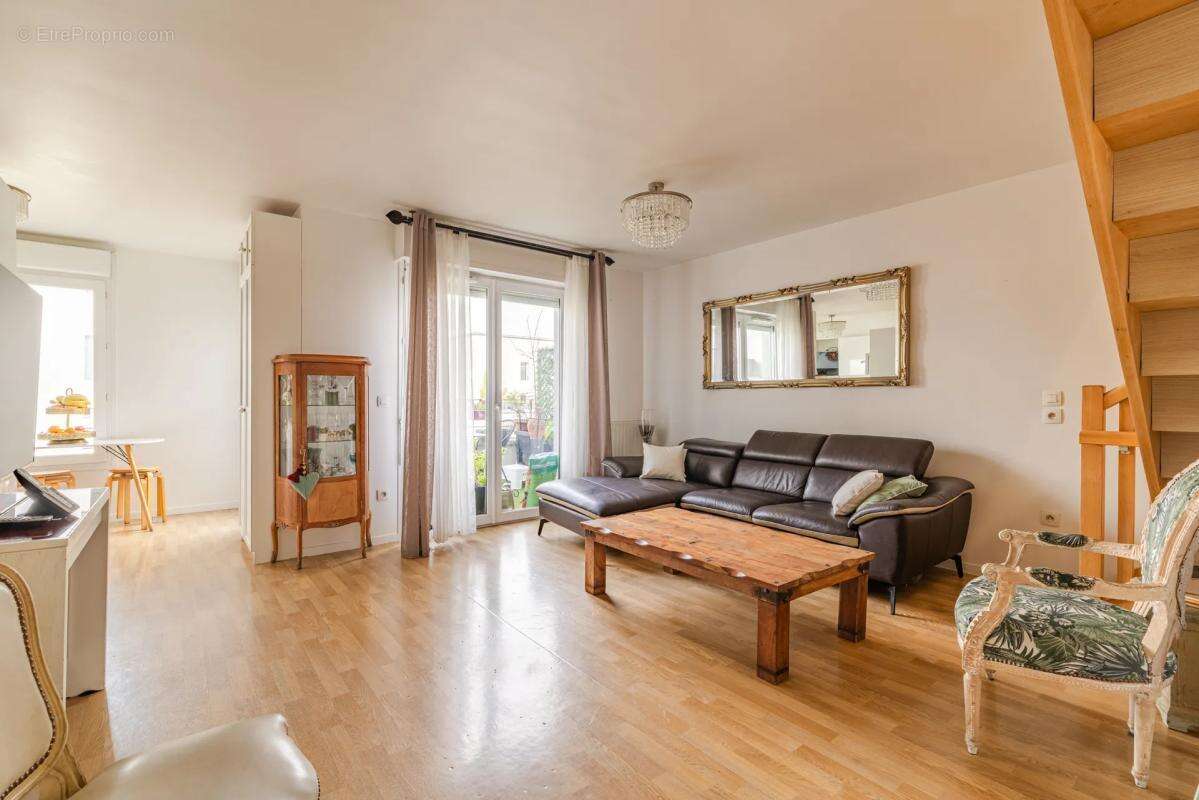 Appartement à STAINS