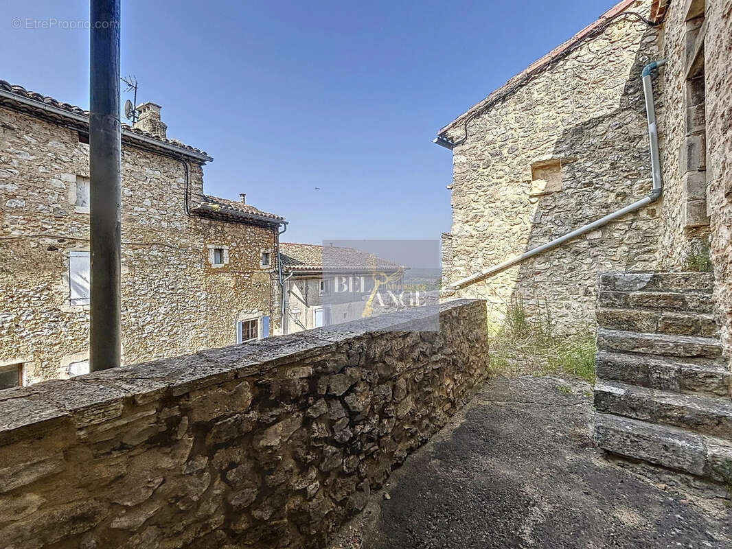 Maison à LABASTIDE-DE-VIRAC