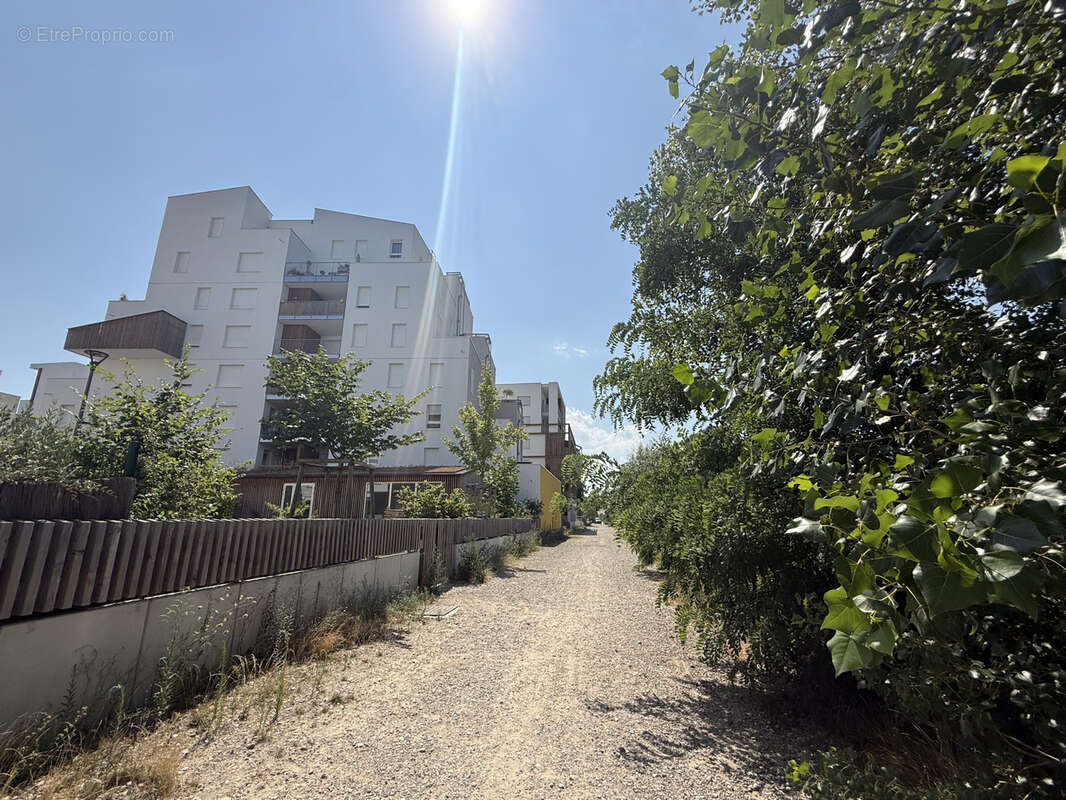 OSTWALD (67540)   Appartement 4 pièces avec terrasse et deux stationnements en sous-sol. - photo 16