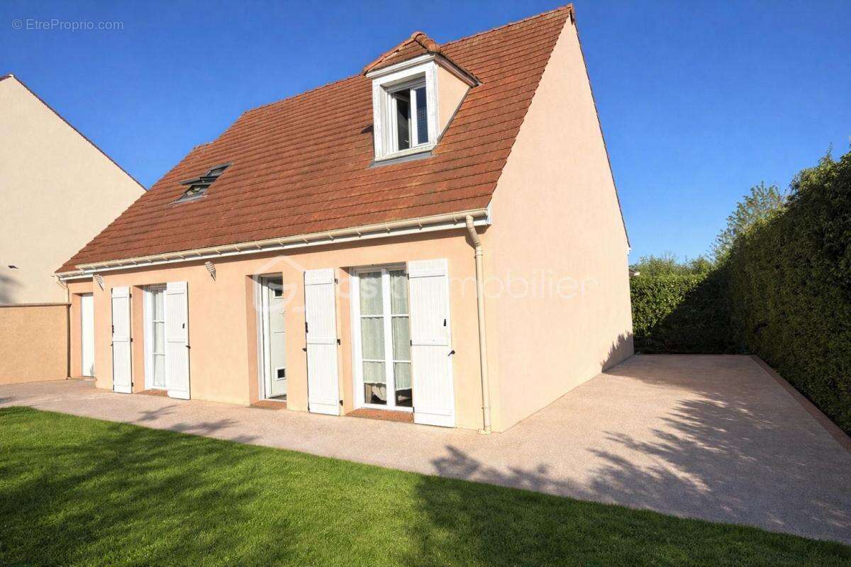 Maison à CHAUCONIN-NEUFMONTIERS