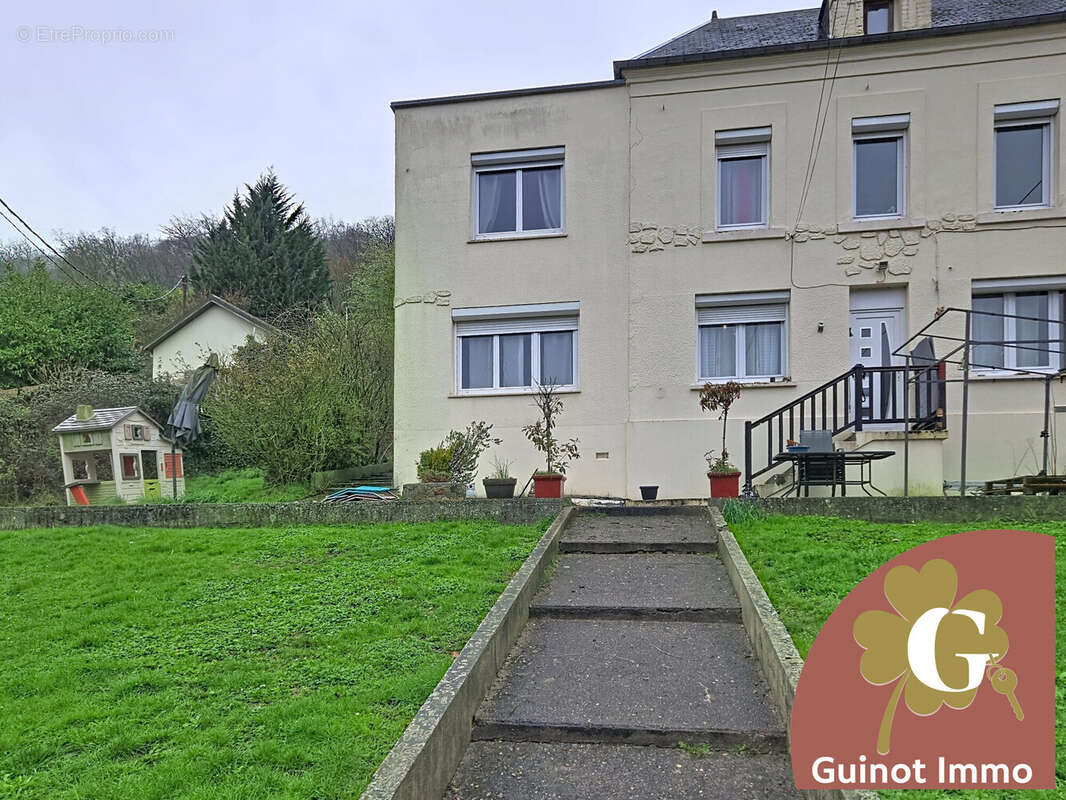 Avant Maison - Maison à LILLEBONNE