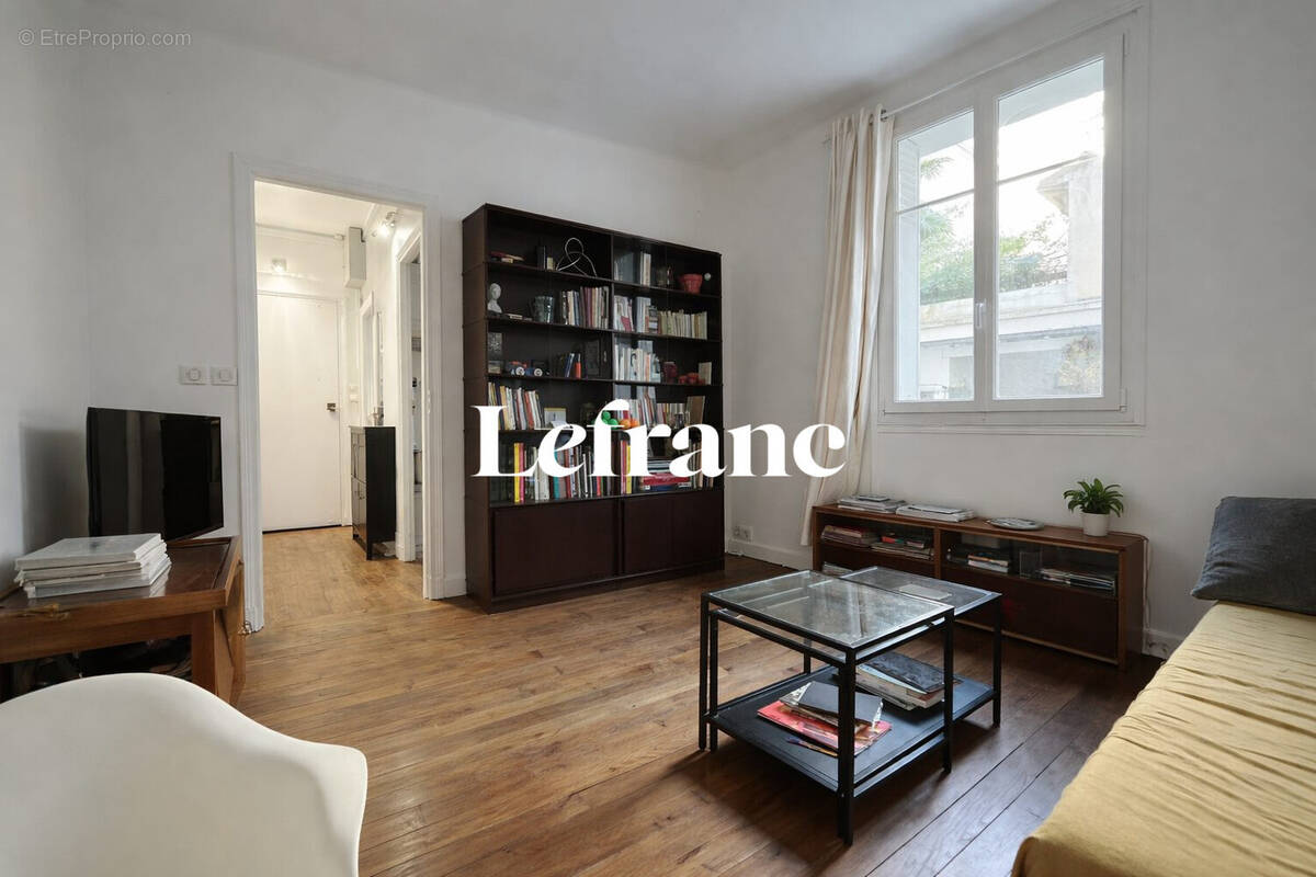Appartement à PARIS-15E