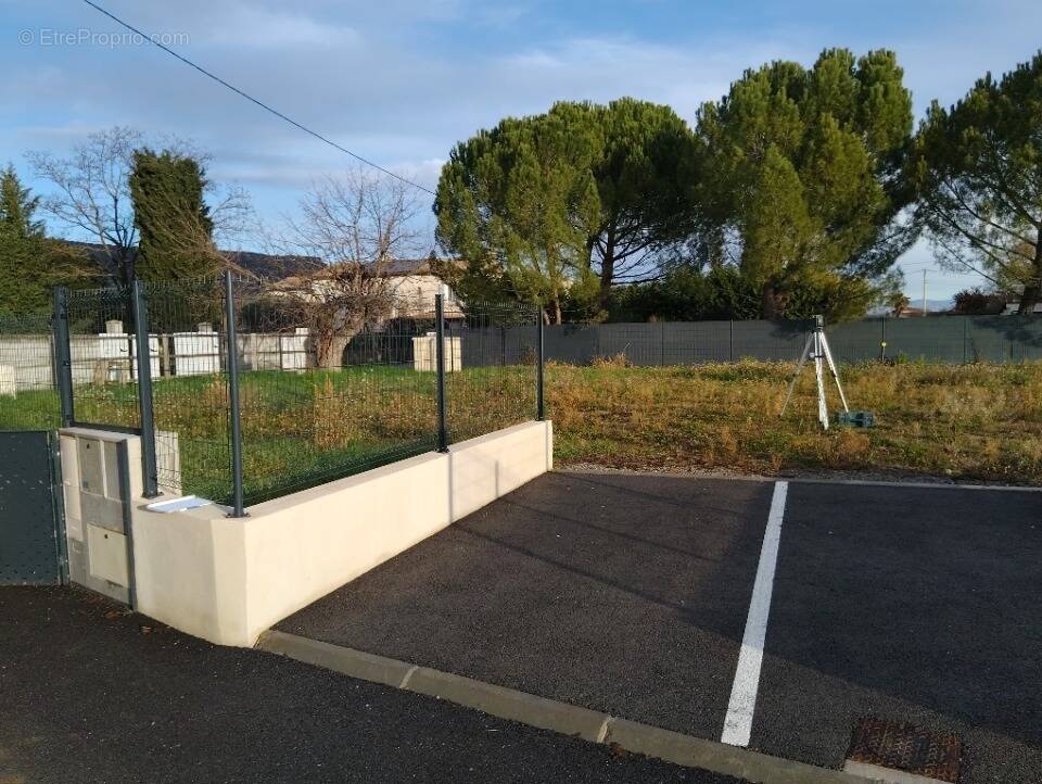 Terrain à LES MEES