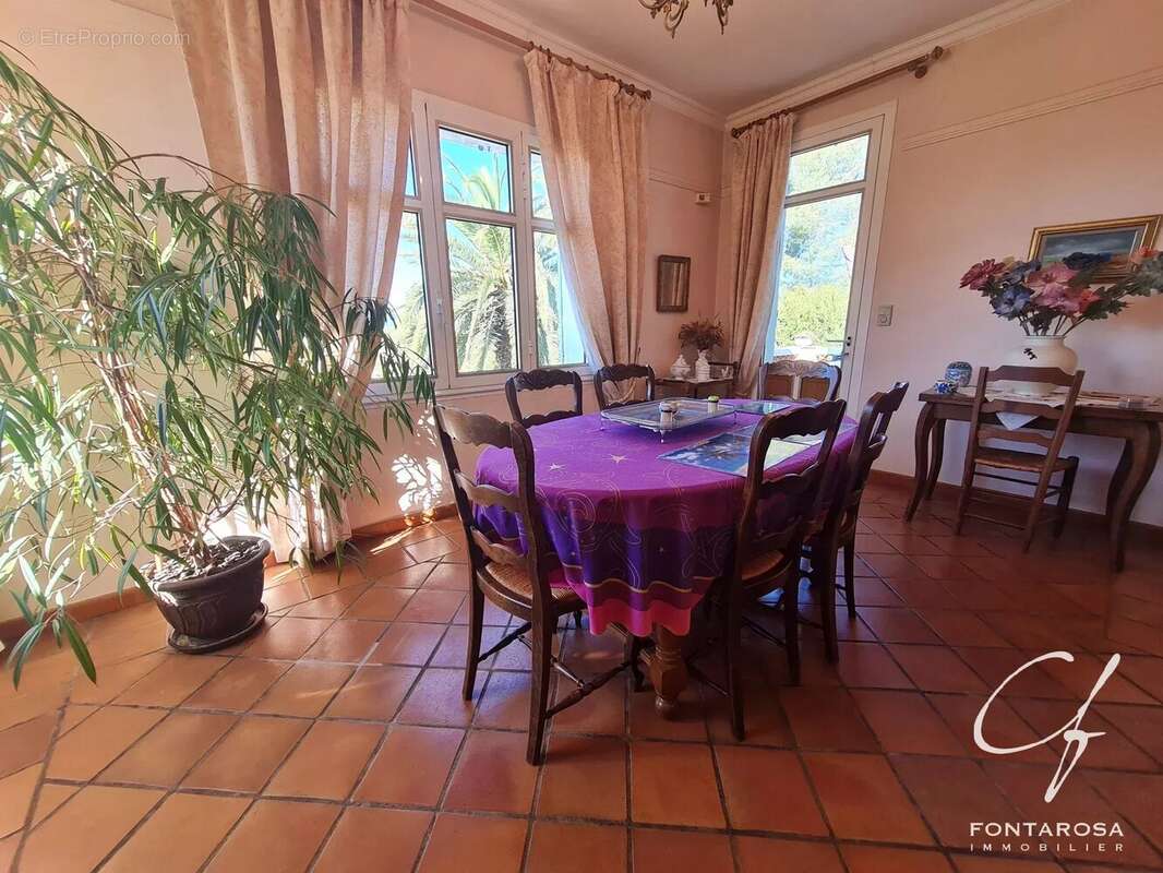 Maison à SAINT-RAPHAEL