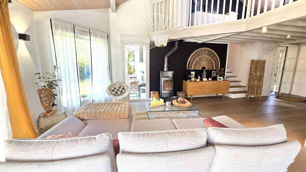 Maison à CHENS-SUR-LEMAN