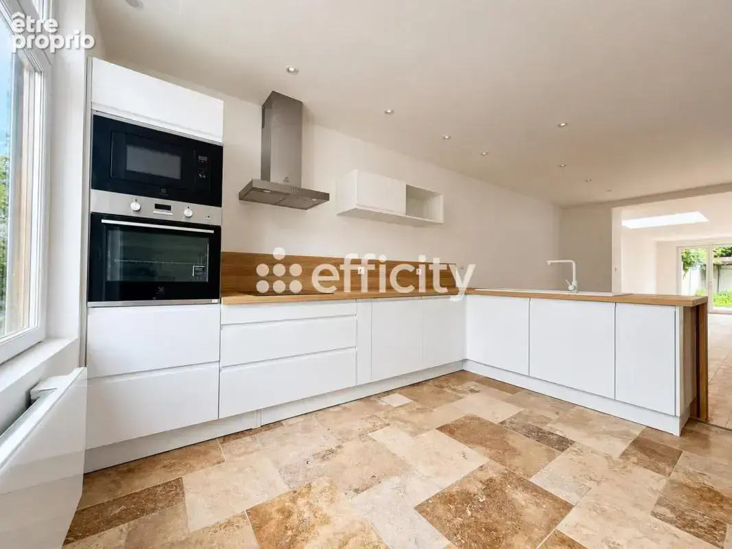 Maison 4 pièces 92 m² à vendre à La Madeleine (59110) - photo 4
