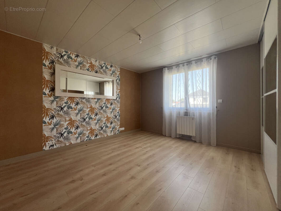 Maison familiale en pleine propriété avec 5 chambres, sous-sol complet et terrain de 1 100 m2 Val-de-Vesle - photo 6