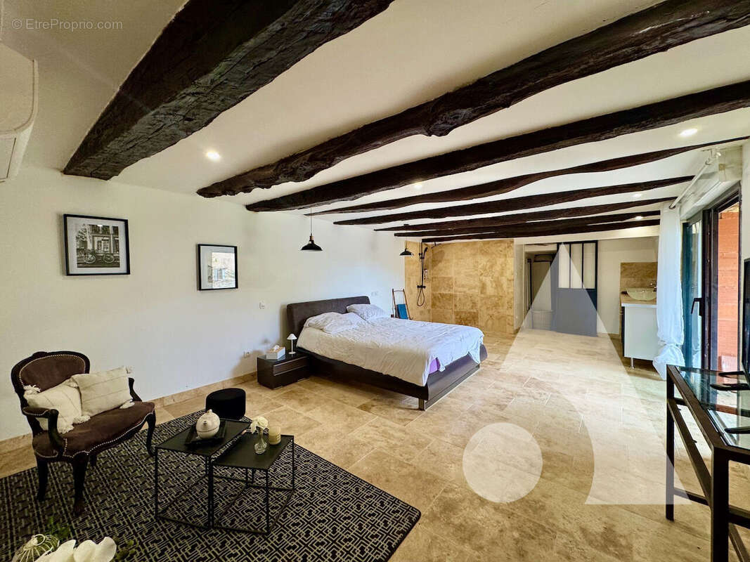 Maison à REGUSSE