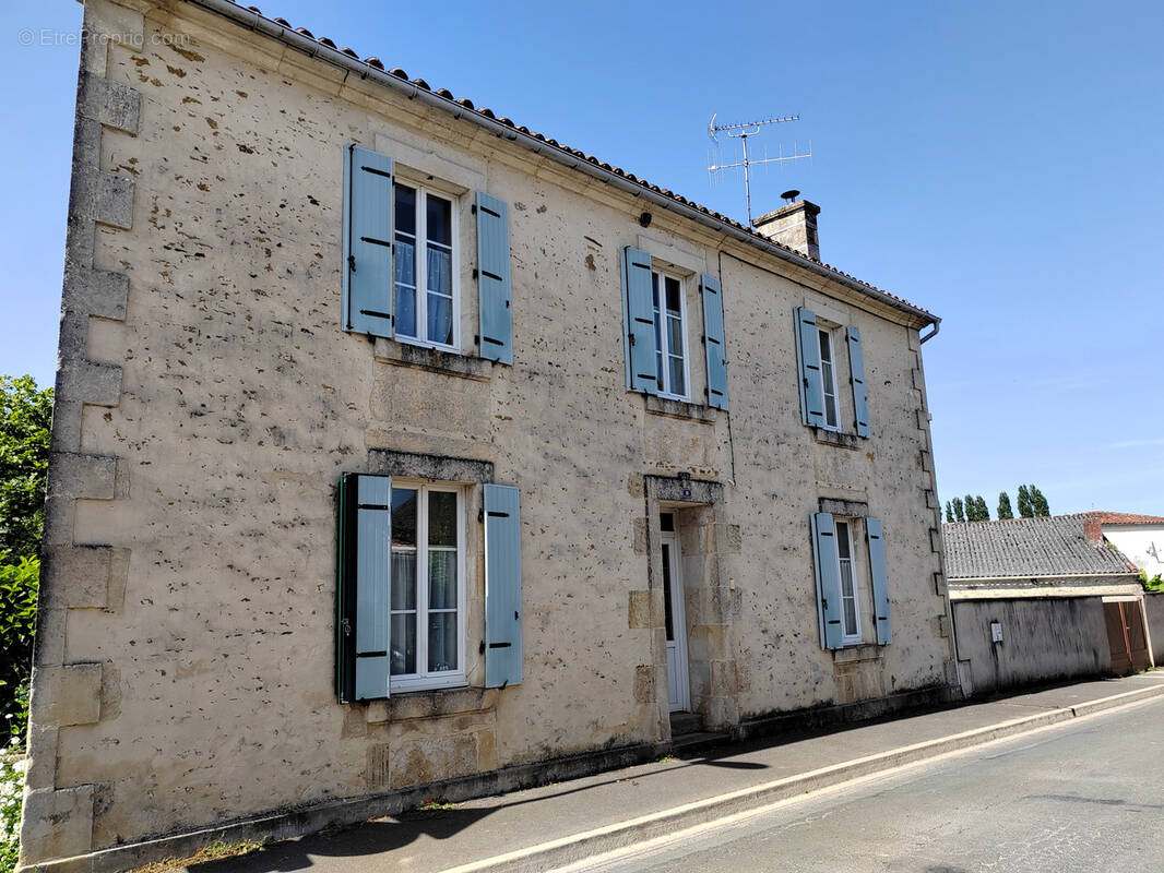 Maison à PISSOTTE