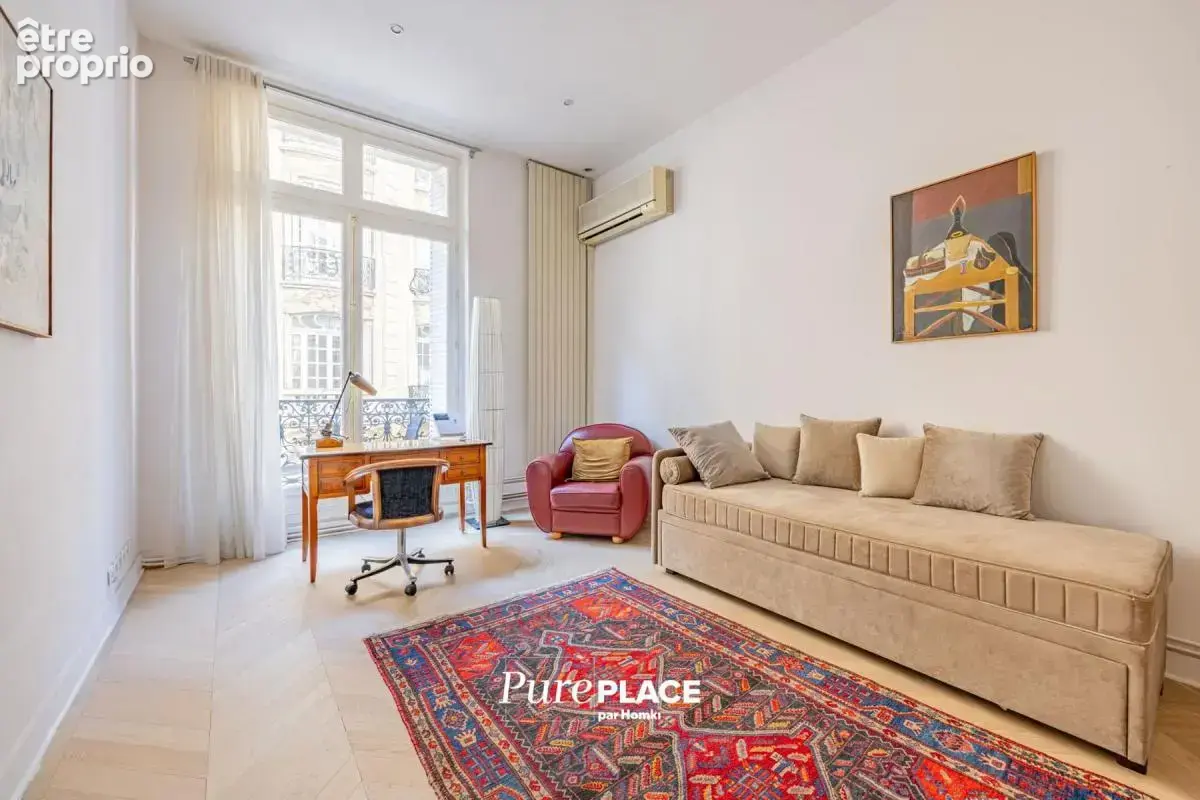 Appartement T5 de 157 m² à Paris 75116, Avenue Victor Hugo - photo 16