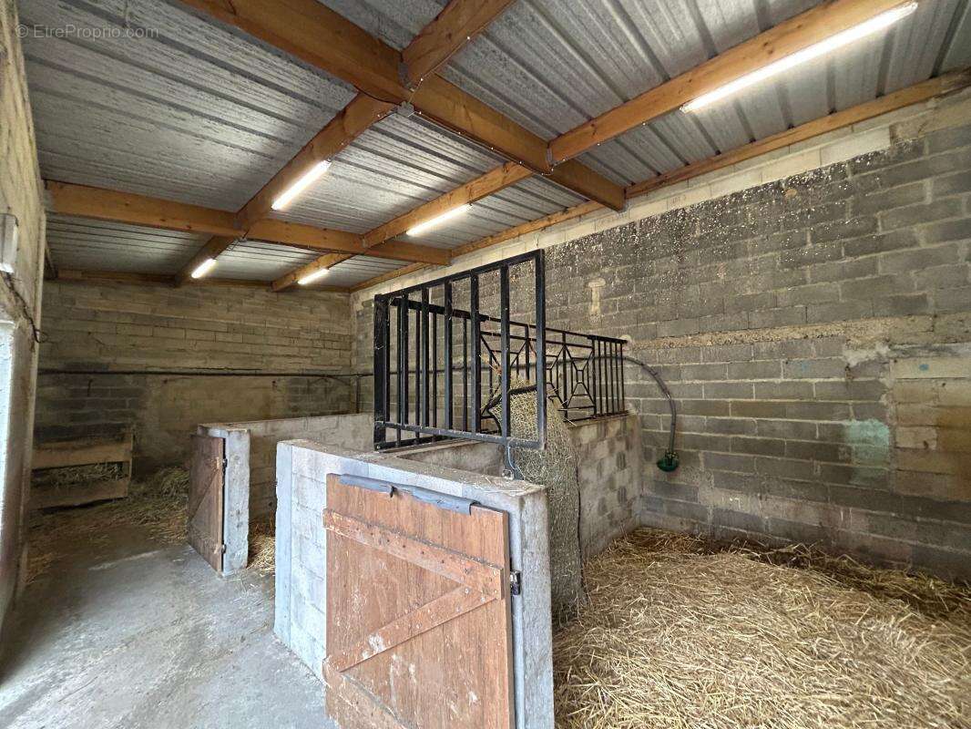 Maison à CREVECOEUR-LE-PETIT