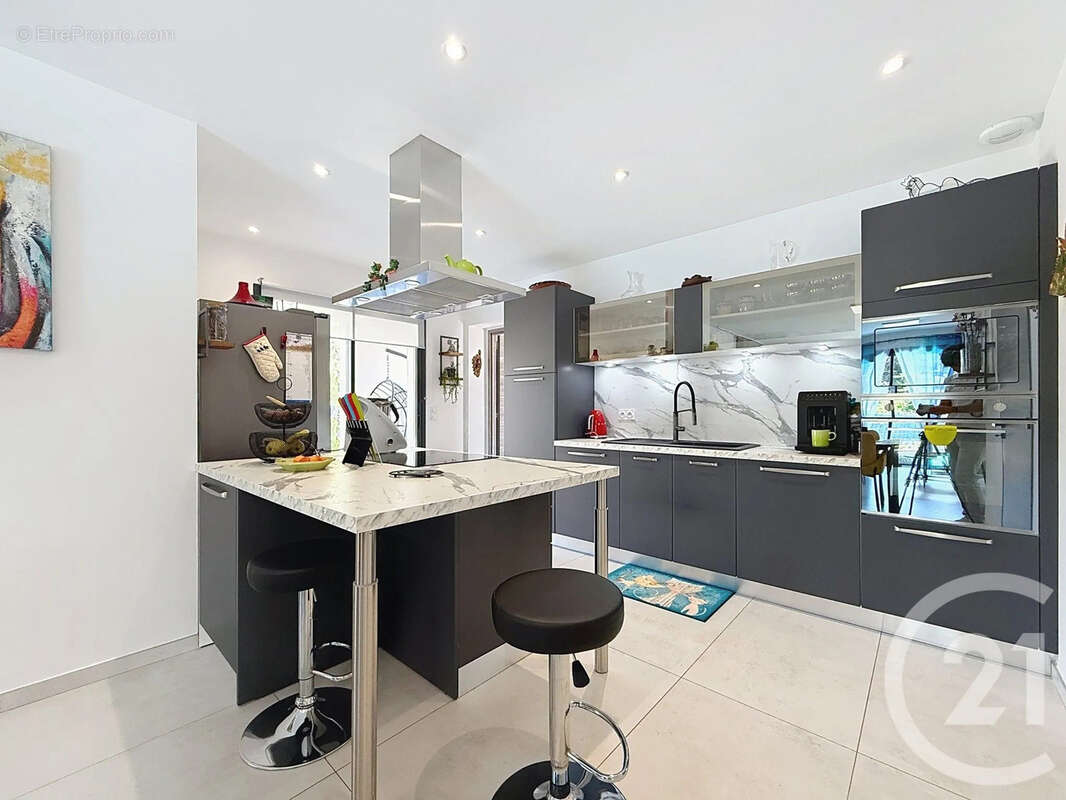Maison 100 m² à Santa-Lucia-Di-Moriani  - photo 6