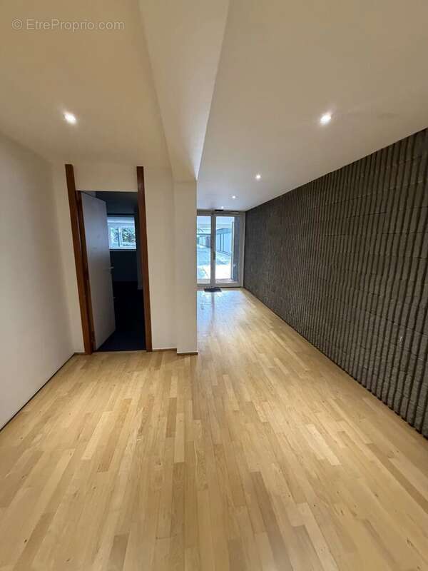 Commerce à PARIS-17E