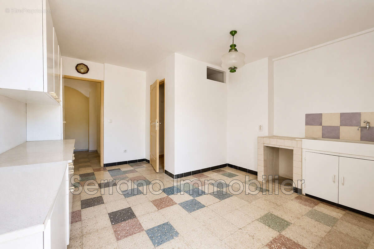 Maison 220 m² à Beaucaire  - photo 6