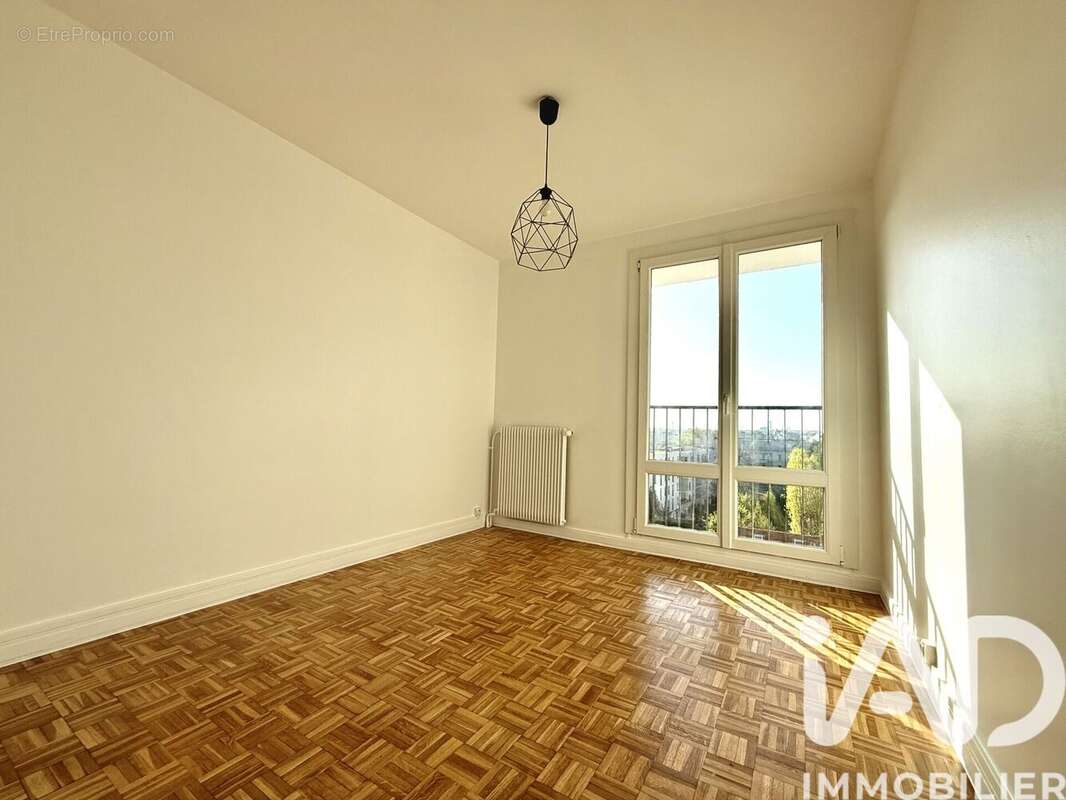 Photo 8 - Appartement à COURBEVOIE