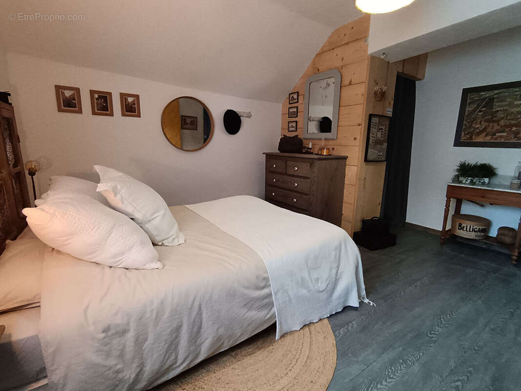 Maison à MOUCHARD