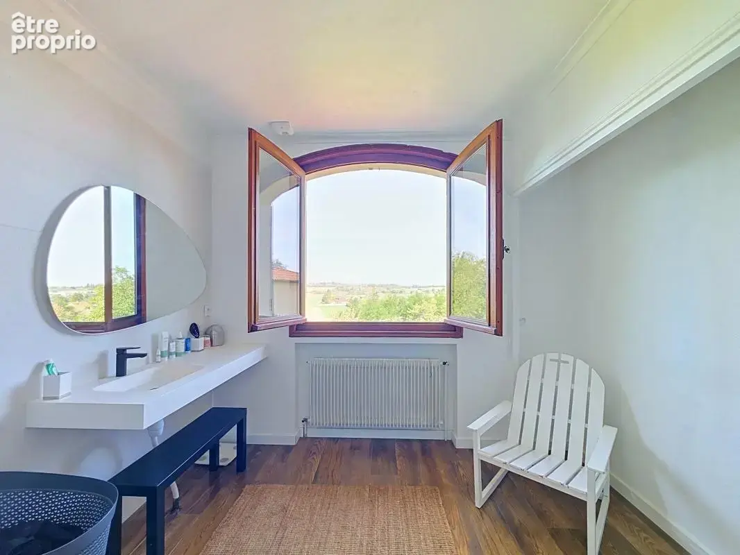 Maison - 4 Chambres - Possibilité 5 - Bureau - Sous sol complet - Garage - Piscine - Jardin - Magnifique vue - photo 21