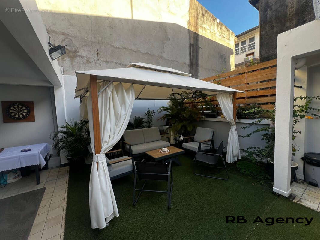 Appartement à POINTE-A-PITRE