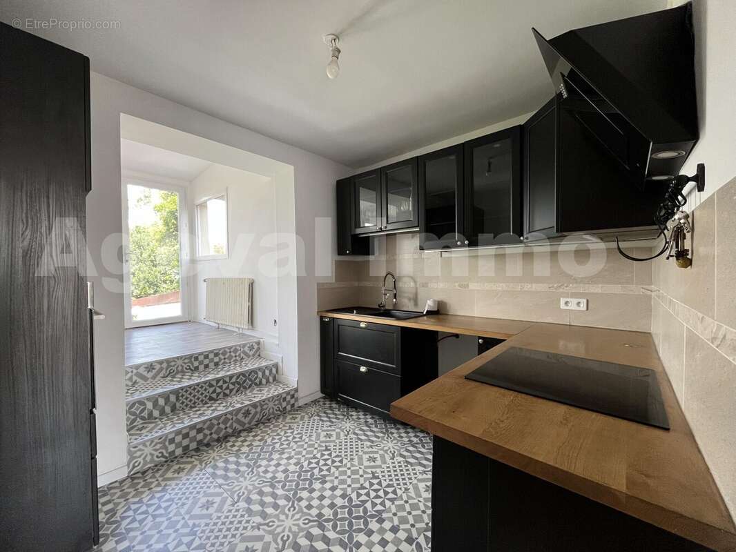 IMG_5143 - Maison à COMBS-LA-VILLE