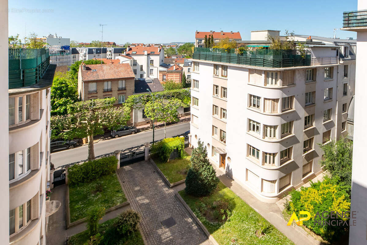 Appartement à LA GARENNE-COLOMBES