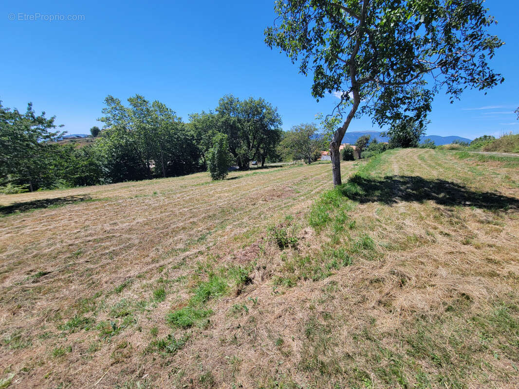 Terrain à TOURETTE-DU-CHATEAU